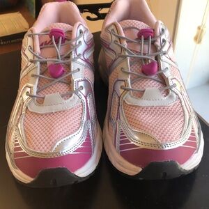 Avia Sport Bungee pink and white athletic shoe size 9